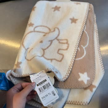 Etiketteki Fiyattan Yüksek Ücret Talebi Ve İlgisiz Mağaza Yaklaşımı