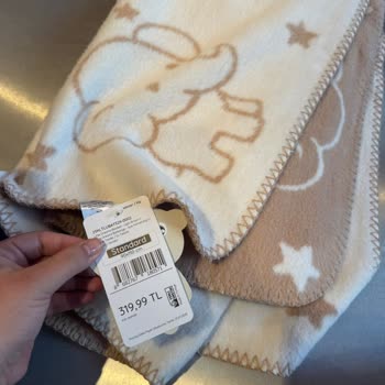 Etiketteki Fiyattan Yüksek Ücret Talebi Ve İlgisiz Mağaza Yaklaşımı