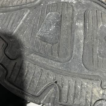 Garanti Süresi Dolmadan Ayakkabıda Yırtık Ve Müşteri Hizmetlerinde İlgisizlik