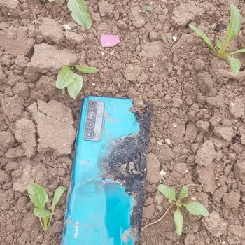 Çantamda Duran Huawei Telefonum Aniden Patladı Ve Eşyalarım Zarar Gördü