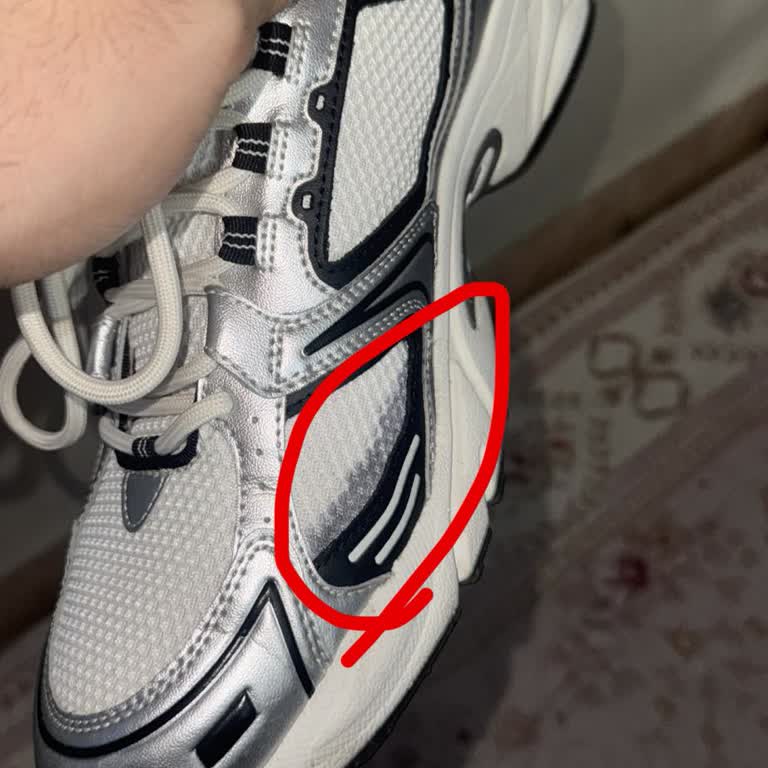 Ayakkabıda Sürekli Boya Atması Ve Yetersiz Mağaza Desteği Nedeniyle Mağduriyet