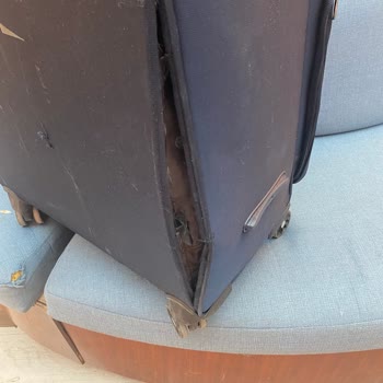 Kısa Sürede Hasar Gören Valiz İçin Tergan Mağazasından Olumsuz Hizmet