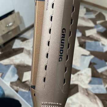 Grundig Saç Düzleştirici Garanti Kapsamında Kırıldı, Ücret Talep Ediliyor
