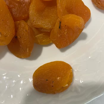 Kuru Kayısıda Renk Değişimi Ve Yabancı Cisim Sorunu Yaşadım