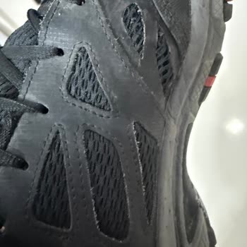 Kısa Sürede Yıpranan Ayakkabıya Sürekli 'Kullanıcı Hatası' Yanıtı