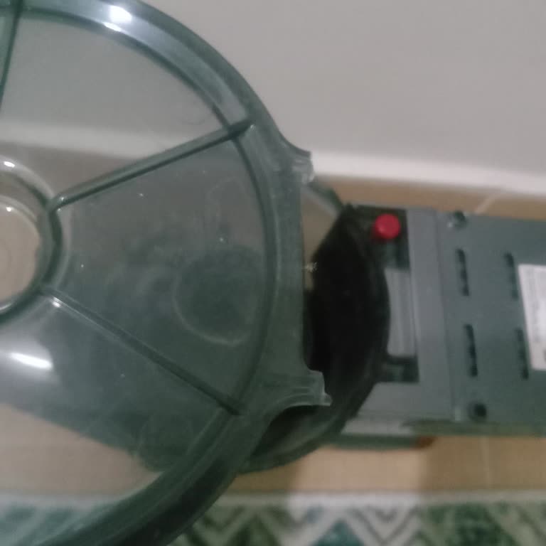 Fakir X 7269 Süpürgenin Toz Haznesi Sürekli Kırılıyor Çözüm Bulunmuyor