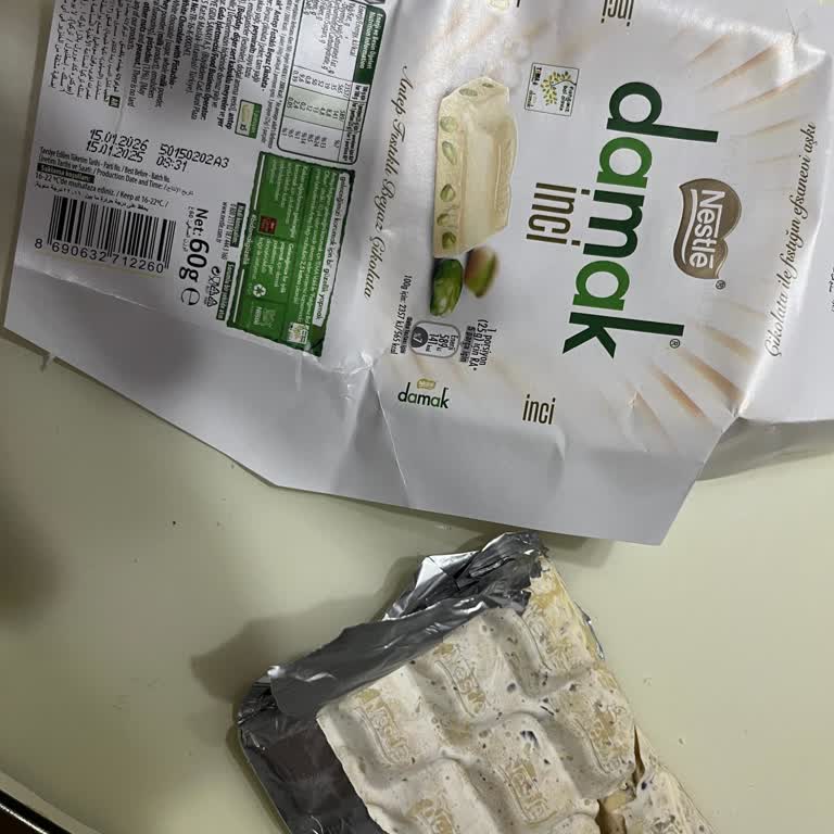 Son Kullanma Tarihi Geçmemiş Çikolatada Küf Sorunu Ve Mağduriyet