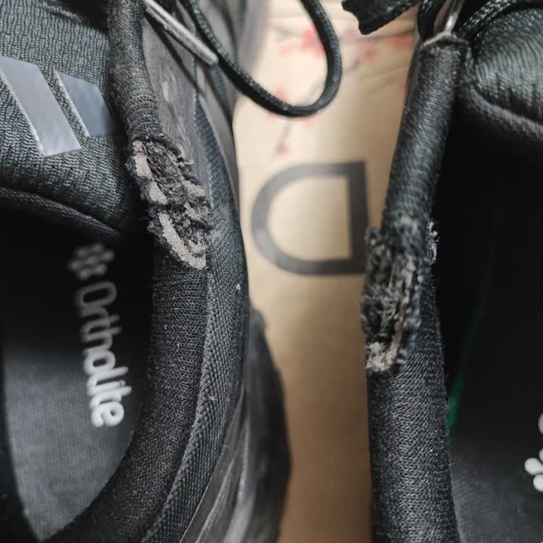 Adidas Runfalcon 5 TR Ayakkabıda Garanti Kapsamında Yırtılma Ve Değişim Sorunu