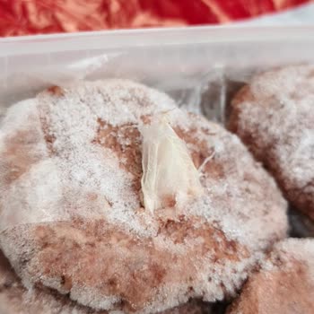 Köfteci Ramiz Paketinde Köftenin İçinden Büyük Naylon Parçası Çıktı