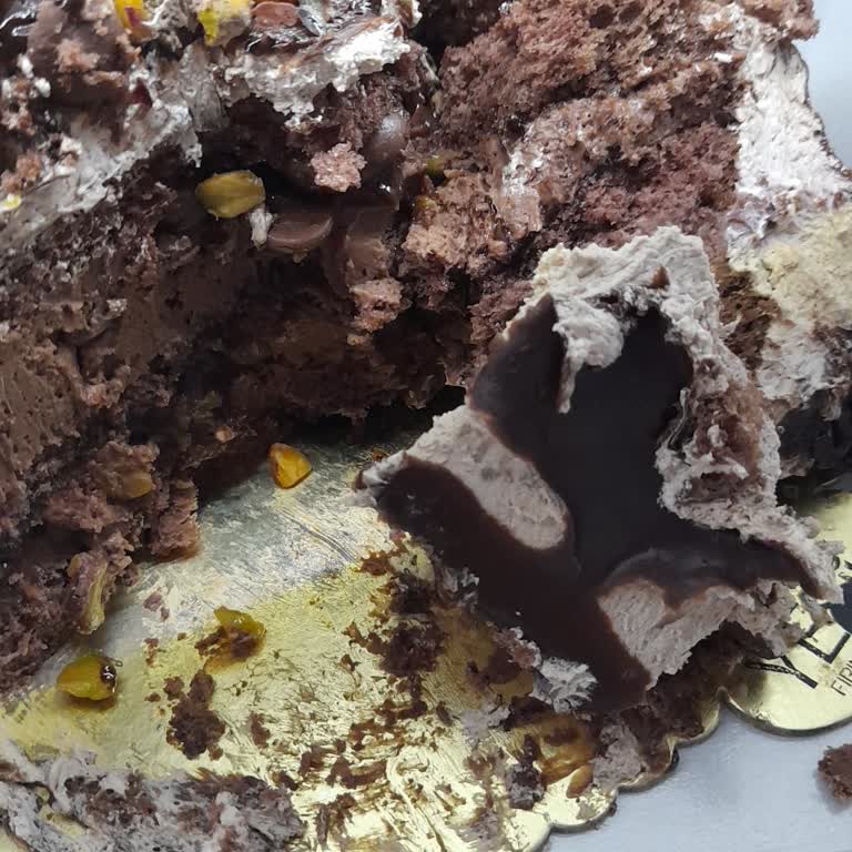 Bayat Ve Ekşi Pasta Hayal Kırıklığı Yarattı