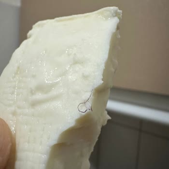 Ünal Peynircilik Şok Marketten Alınan Peynirde Tel Parçası Çıktı, Gıda Güvenliğimiz Tehlikeye Girdi