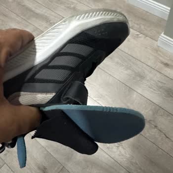 18 Günlük Adidas Ayakkabının İç Tabanı Kalktı, Garanti Kapsamında Çözüm Sunulmadı