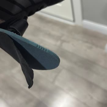 18 Günlük Adidas Ayakkabının İç Tabanı Kalktı, Garanti Kapsamında Çözüm Sunulmadı