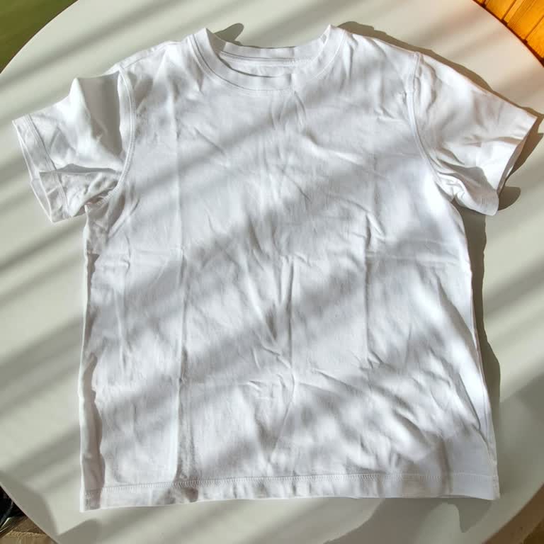 H&M Mağazası Etiketi Kesilen Üründe Kusur Sorumluluğunu Reddetti