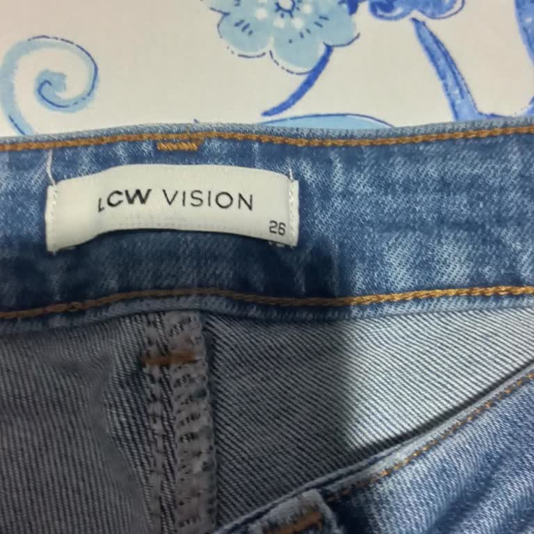 LCW Kot Pantolonlarda Kısa Sürede Arka Cepte Yıpranma Sorunu