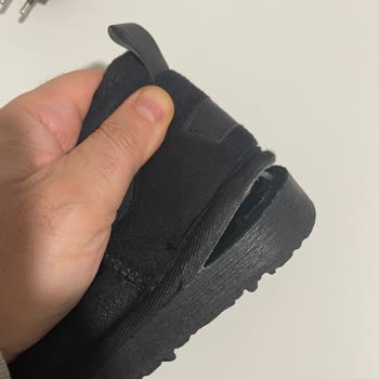 Yeni Ve Etiketli Olarak Satın Alınan Botta İmalat Hatası Ve Yetersiz Destek