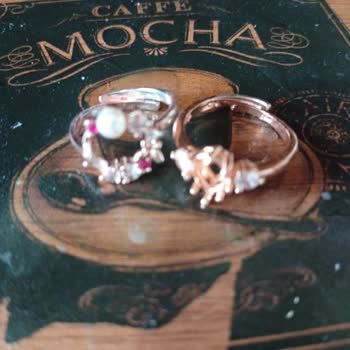 Satın Aldığım Yüzüklerin Taşları Kısa Sürede Düştü, Değişim Ve Daha Sağlam Ürün Talebim Var