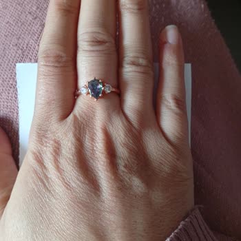 Satın Aldığım Yüzüklerin Taşları Kısa Sürede Düştü, Değişim Ve Daha Sağlam Ürün Talebim Var