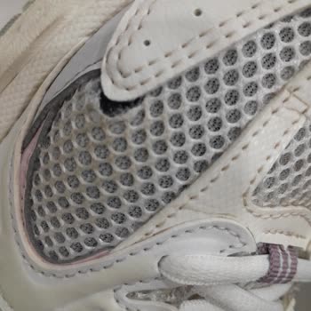 Üç Ayda Yırtılan New Balance Ayakkabı Hayal Kırıklığı