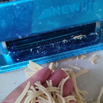 Erişte Makinesi Çiftli Çıkıyor, İade Talebim Reddedildi: Mağduriyetimin Giderilmesini İstiyorum