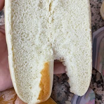 Taze Olmayan UNO Sandviç Ekmeği Nedeniyle Mağduriyet Yaşadım