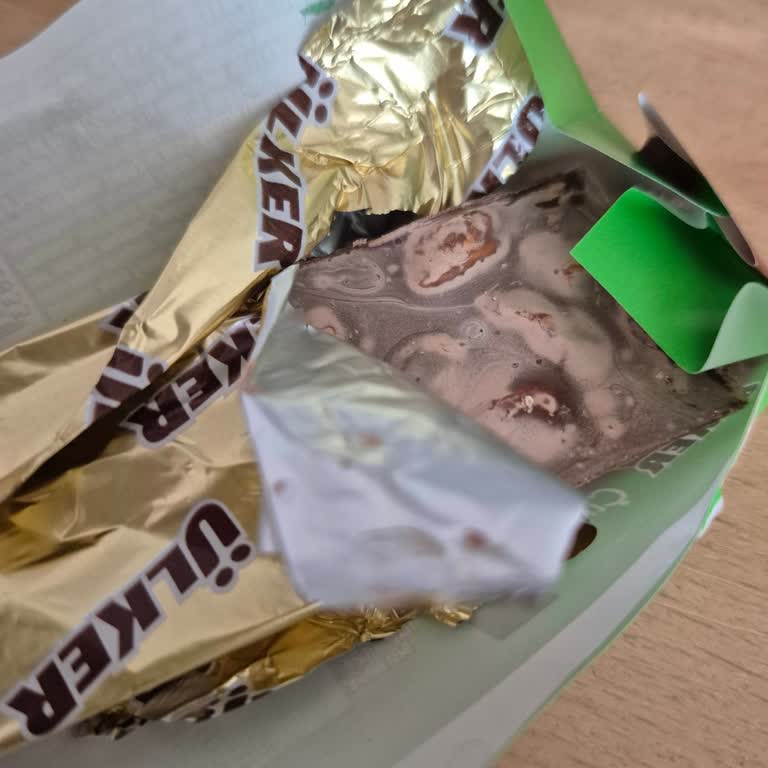 Ambalajı Sağlam Olmasına Rağmen Bozuk Çikolata İle Karşılaştım