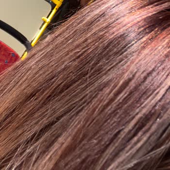 Açık Sarı Röfle Yerine Koyu Saç Ve İlgisiz Hizmet Mağduriyeti