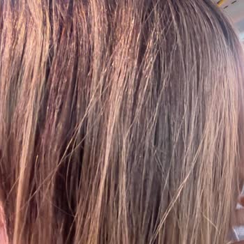 Açık Sarı Röfle Yerine Koyu Saç Ve İlgisiz Hizmet Mağduriyeti