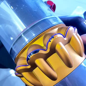 Dyson V15S Detect Submarine Ürününde Kozmetik Kusur Ve Yetersiz Servis Deneyimi