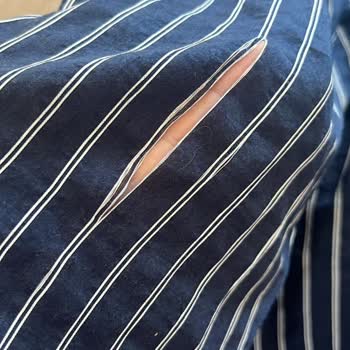 Aldığım Gömlek Kısa Sürede Parçalandı, Mağaza İlgisiz Kaldı