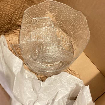 Arvato Lojistik Kurye Yanında Paket Açtırılmadı, Vazo Kırık Çıktı Ve İletişim Kurulamıyor