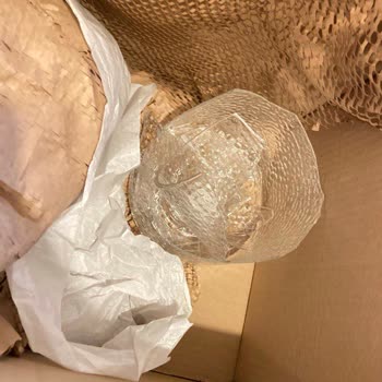 Arvato Lojistik Kurye Yanında Paket Açtırılmadı, Vazo Kırık Çıktı Ve İletişim Kurulamıyor