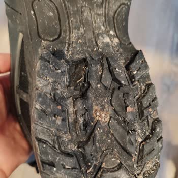 Scooter Ayakkabımın Tabanı Çatladı Su Alıyor Ve Dökülüyor