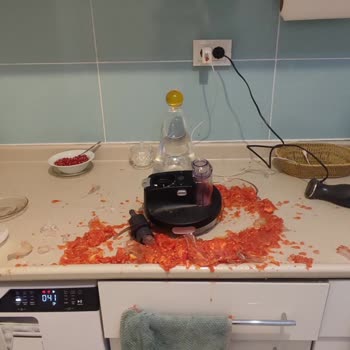 Blenderın Cam Haznesi Patladı Elimi Kesti Mağduriyet Yaşadım