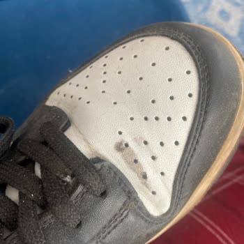 Orijinal Diye Satılan Nike Ayakkabı Kısa Sürede Bozuldu Ve Sahte Çıktı İddiası