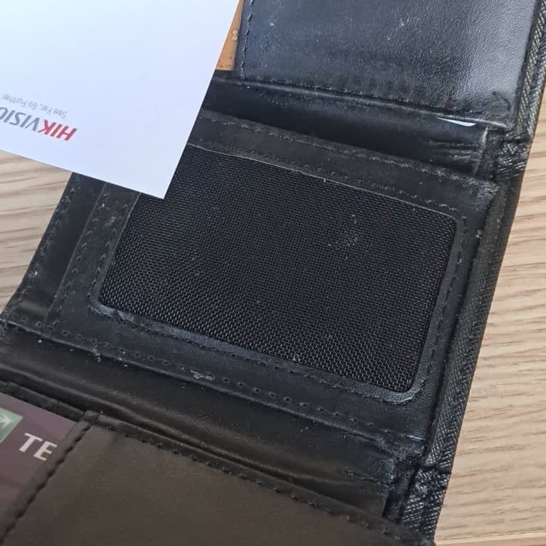 Satın Alınan Cüzdanın Kısa Sürede Yıpranması Ve Çözüm Sunulmaması