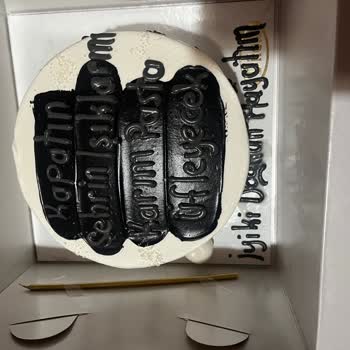 Örnek Fotoğrafa Uygun Olmayan Pasta Ve Yetersiz Müşteri Hizmeti