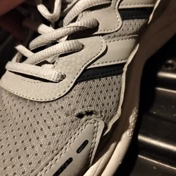 Kısa Sürede Deforme Olan Ayakkabıya Çözüm Bulunmuyor