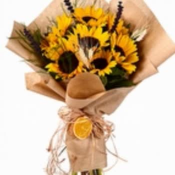 Sipariş Edilen Çiçek Buketi Görselden Farklı Ve Solmuş Geldi, Müşteri Hizmetlerinden Yanıt Alınamıyor