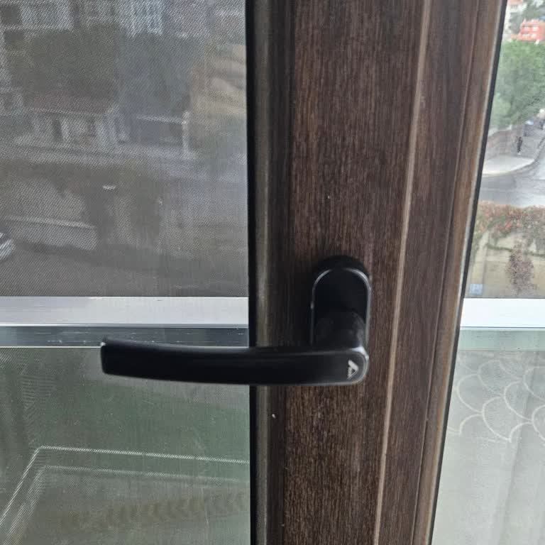 Servis Sonrası Pencere Arızası ve Yüksek Ücret Talebi