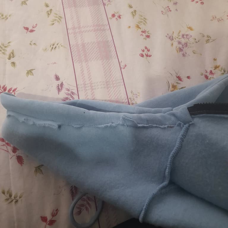 Bebek Mavi Sweatshirt Hem Kusurlu Hem De İade Talebime Yanıt Verilmiyor