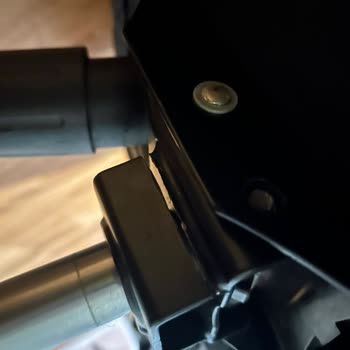 Rampage KL-R40 Oyuncu Sandalyesinin Alt Demiri Kısa Sürede Kırıldı, Çözüm Bekliyorum