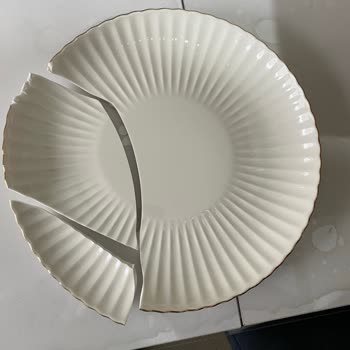 Kırık Ve Çizik Gelen Yemek Takımı İçin Satıcıdan Yanıt Alamıyorum