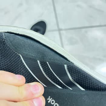 Reebok Ayakkabıda Açılma Ve Patlama Sorununa Çözüm Sunulmuyor