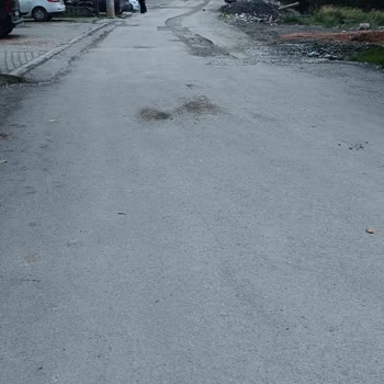 Körfez Mahallesi'nde Aylardır Onarılmayan Bozuk Yollar Araç Ve Yayaları Mağdur Ediyor