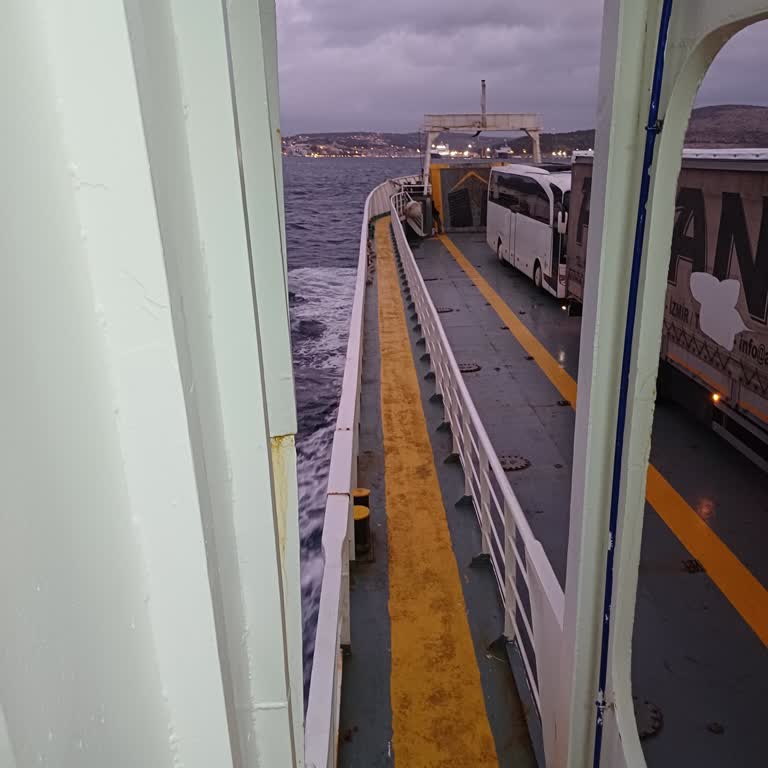 Hızlı Katamaran Yerine Tekrar Konforsuz Feribota Yönlendirilme Ve Hizmet Eksikliği