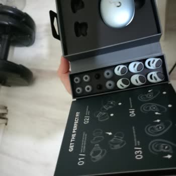 Satın Aldığım Kulaklık Bir Hafta İçinde Bozuldu Ve Yanlış Renk Gönderildi