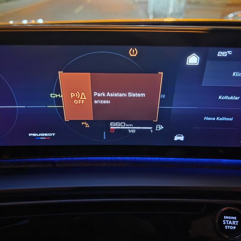 Peugeot 3008de Sürekli Far Ve Park Asistanı Hatası Çözülmüyor