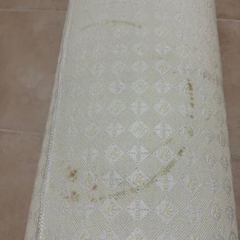 Halı Yıkama Sonrası Lekeler Ve İlgisiz Hizmet Nedeniyle Mağduriyet