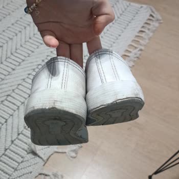 2 Ayda Çatlayan Ayakkabıya Mağazadan Destek Alamadım